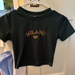 Cute cropped green tshirt